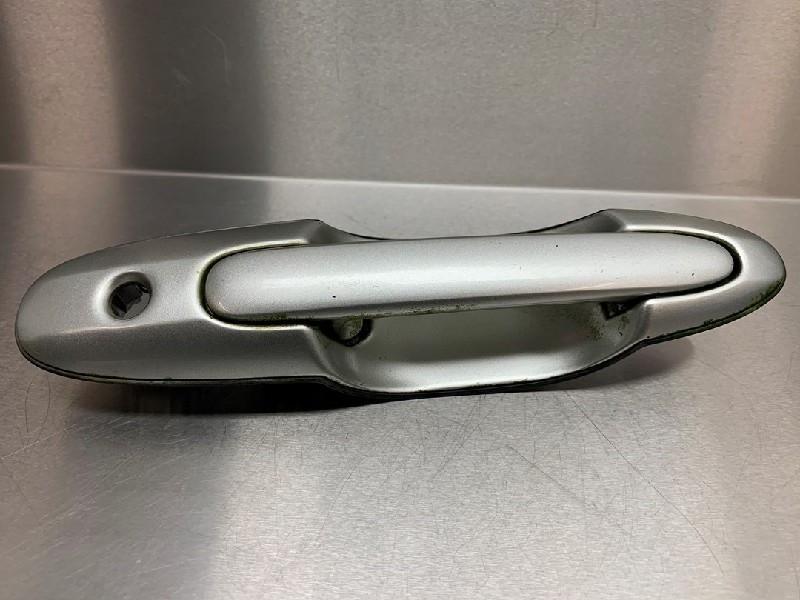 POIGNEE EXTERIEURE AVANT DROITE Mazda MPV (LW19 / 69), Utilisé, Droite, Mazda