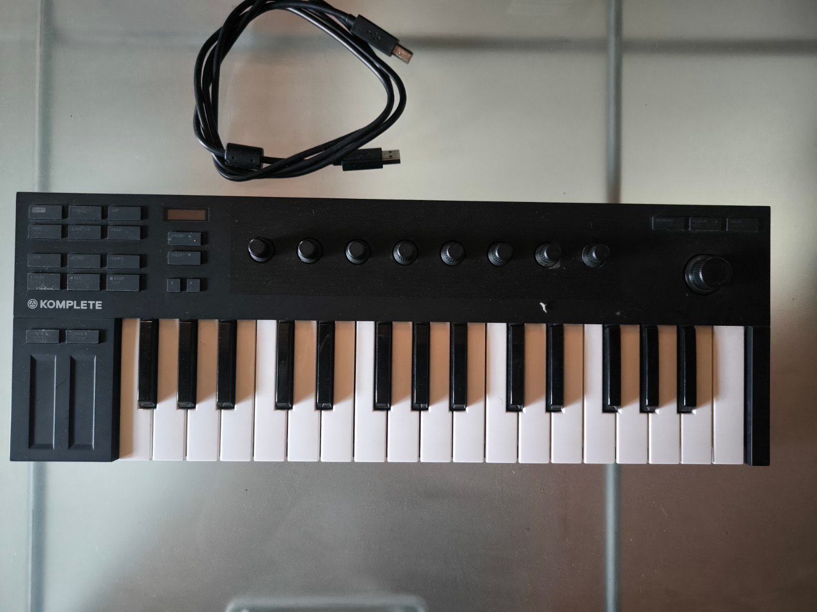 Komplete M32, Enlèvement, Comme neuf