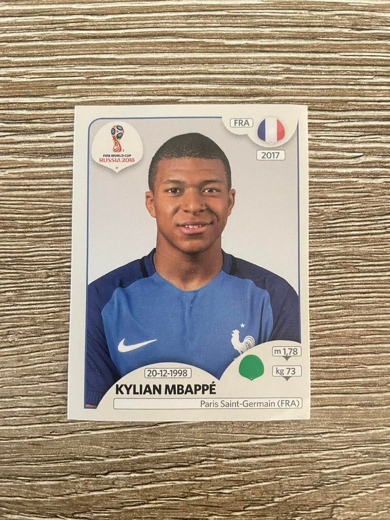 Panini Mbappe 197 russia 2018 sticker, Verzamelen, Ophalen of Verzenden, Zo goed als nieuw