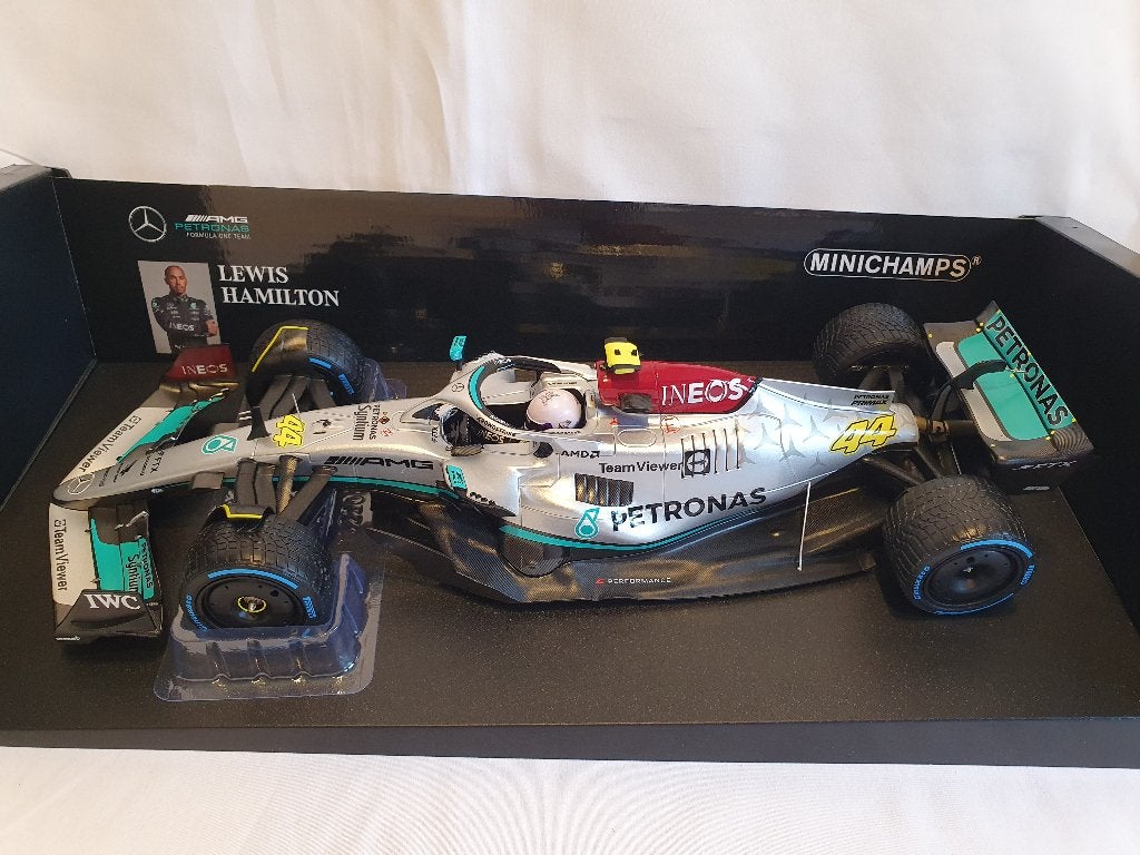 Lewis Hamilton Mercedes F1 Team W13 Monaco 2020 1:18, Enlèvement ou Envoi, Neuf, Voiture, MiniChamps