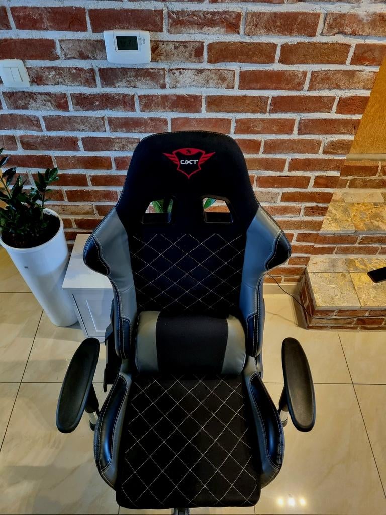 Trust GXT 708 Gaming stoel. 2 maand oud!, Ophalen