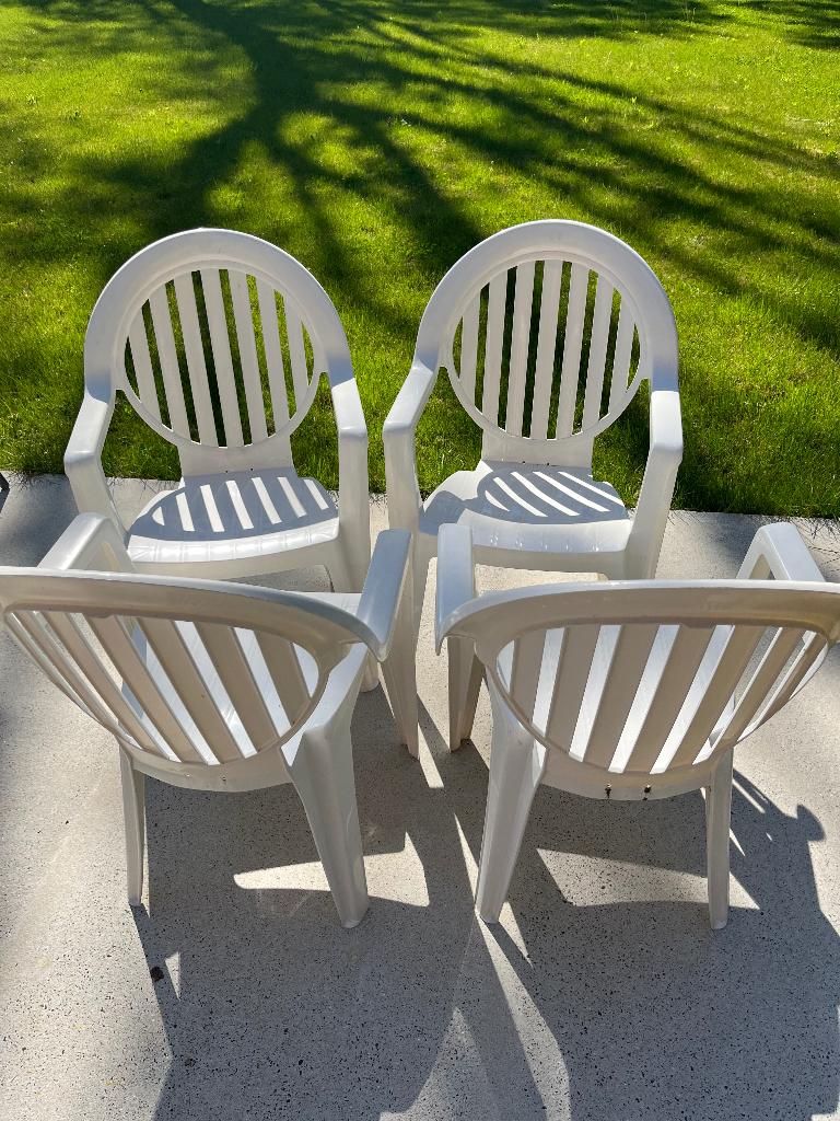 4 Chaises blanches pour terrasse, Tuin en Terras, Tuinstoelen, Ophalen, Nieuw, Plastic, Stapelbaar