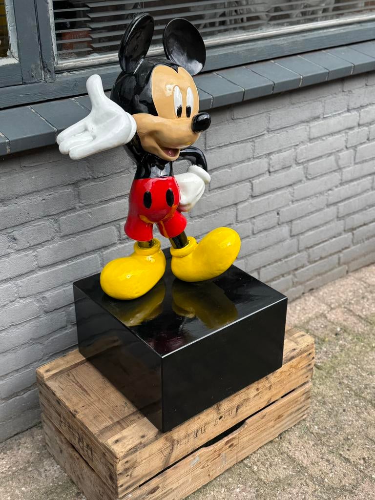 Statue de Mickey Mouse, Enlèvement, Utilisé, Animal