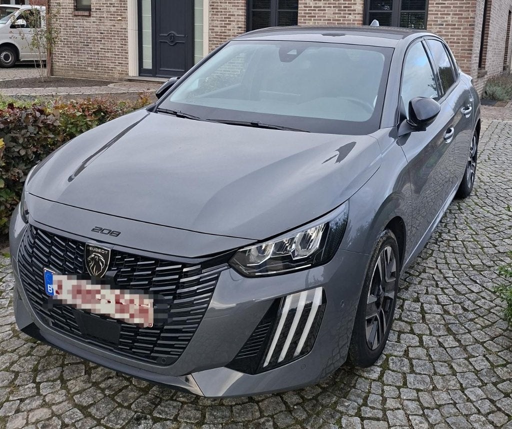Peugeot 2081.2 Hybrid Allure, Euro 6, 1199 cc, Leder en Stof, 5 zetels