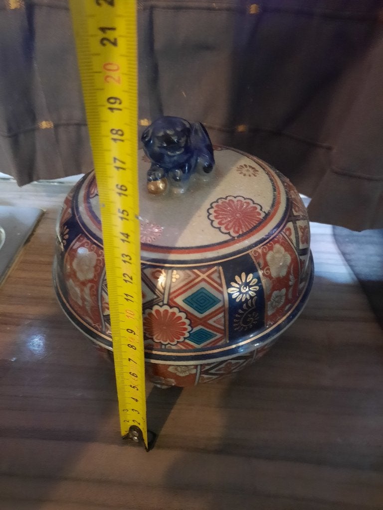 Bol imari ancien avec couvercle, Enlèvement