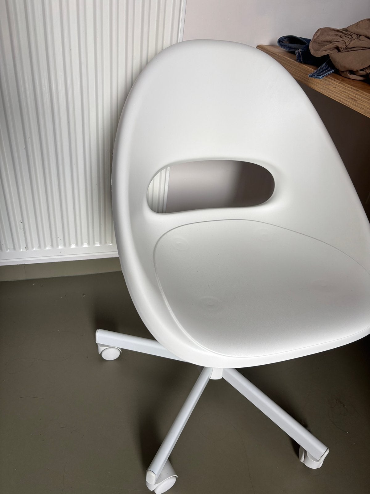 Witte bureaustoel van ikea, Enlèvement, Comme neuf, Blanc, Une