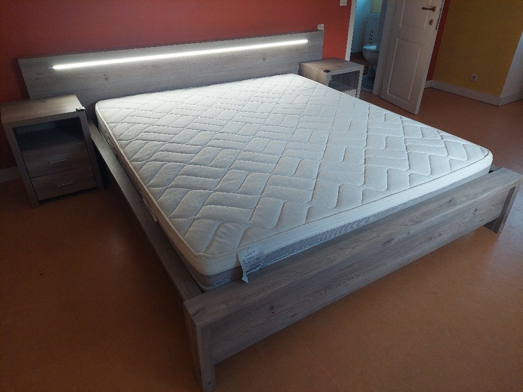 lit, Gris, Comme neuf, Enlèvement, 180 cm