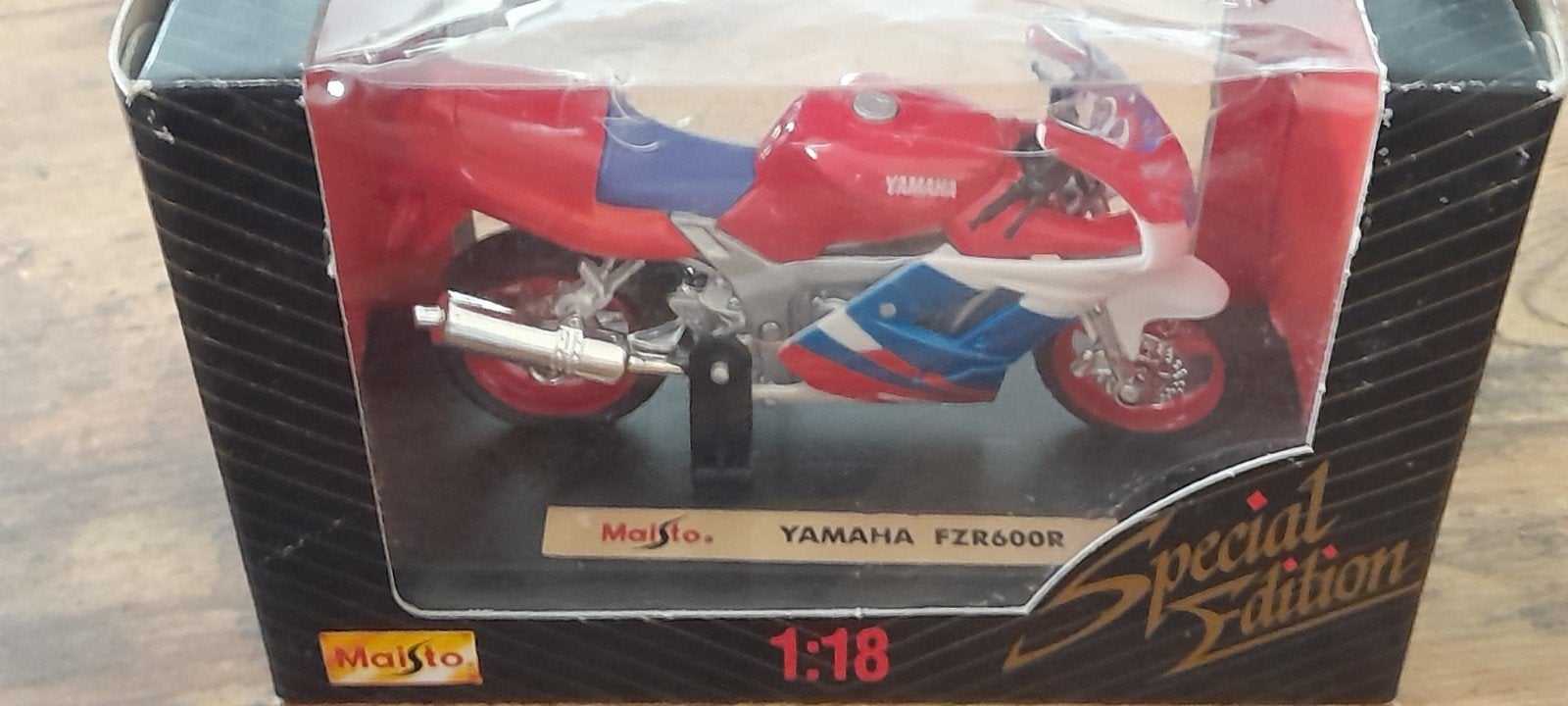 modéle rèduit moto Yamaha FZR600R èchelle 1/18, Enlèvement ou Envoi, Maisto