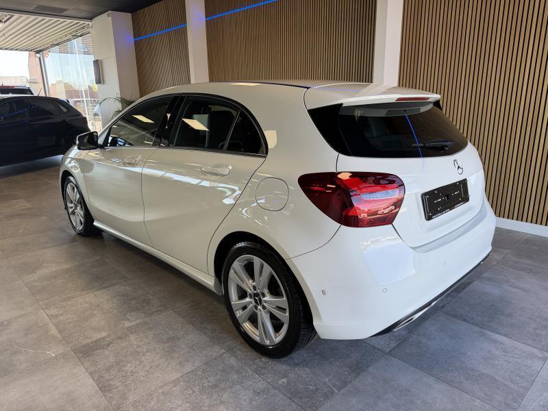 Mercedes-Benz A 180 Urban camera zetelverwarming, Autos, Mercedes-Benz, Classe A, Achat, Entreprise, Boîte manuelle