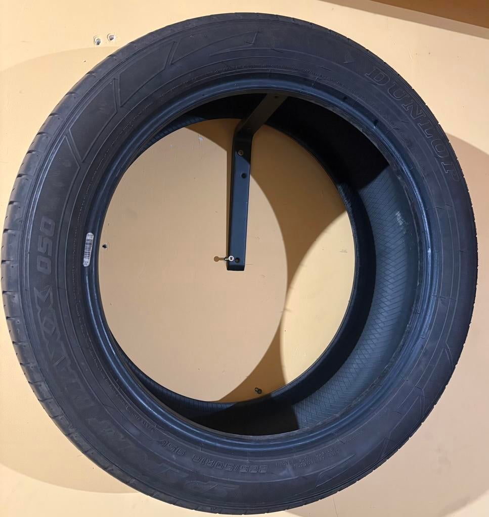 Vend 2 pneus 225/50r18, Doe-het-zelf en Bouw, Zwenkwielen, Ophalen, Zo goed als nieuw