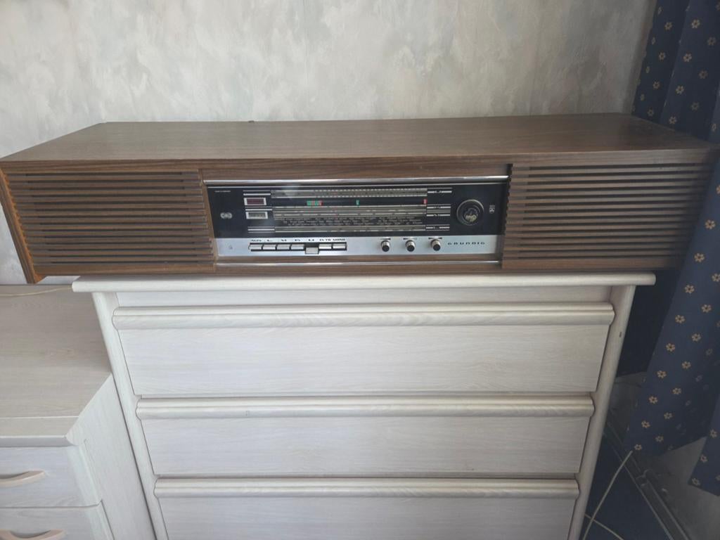 Retro Grundig radio in werkend staat, Antiek en Kunst, Antiek | Tv's en Audio, Ophalen