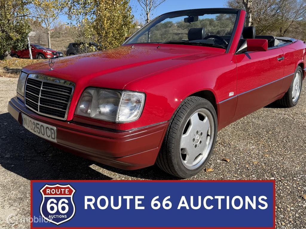 Mercedes-Benz E 220 | 1994 | Route 66 Auctions, Auto's, Zwart, Mercedes-Benz, Bedrijf, Handgeschakeld