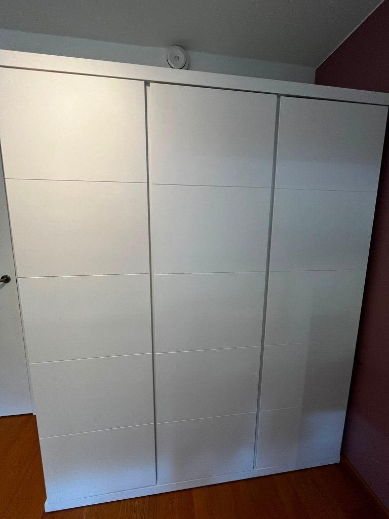 Armoire de rangement 3 portes sans poignée BOPITA blanche, 150 à 200 cm, Comme neuf, Enlèvement, 200 cm ou plus