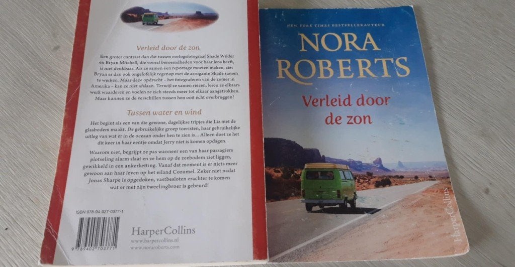 Nora Roberts: Verleid door de zon, Ophalen of Verzenden, Gelezen, Nora roberts