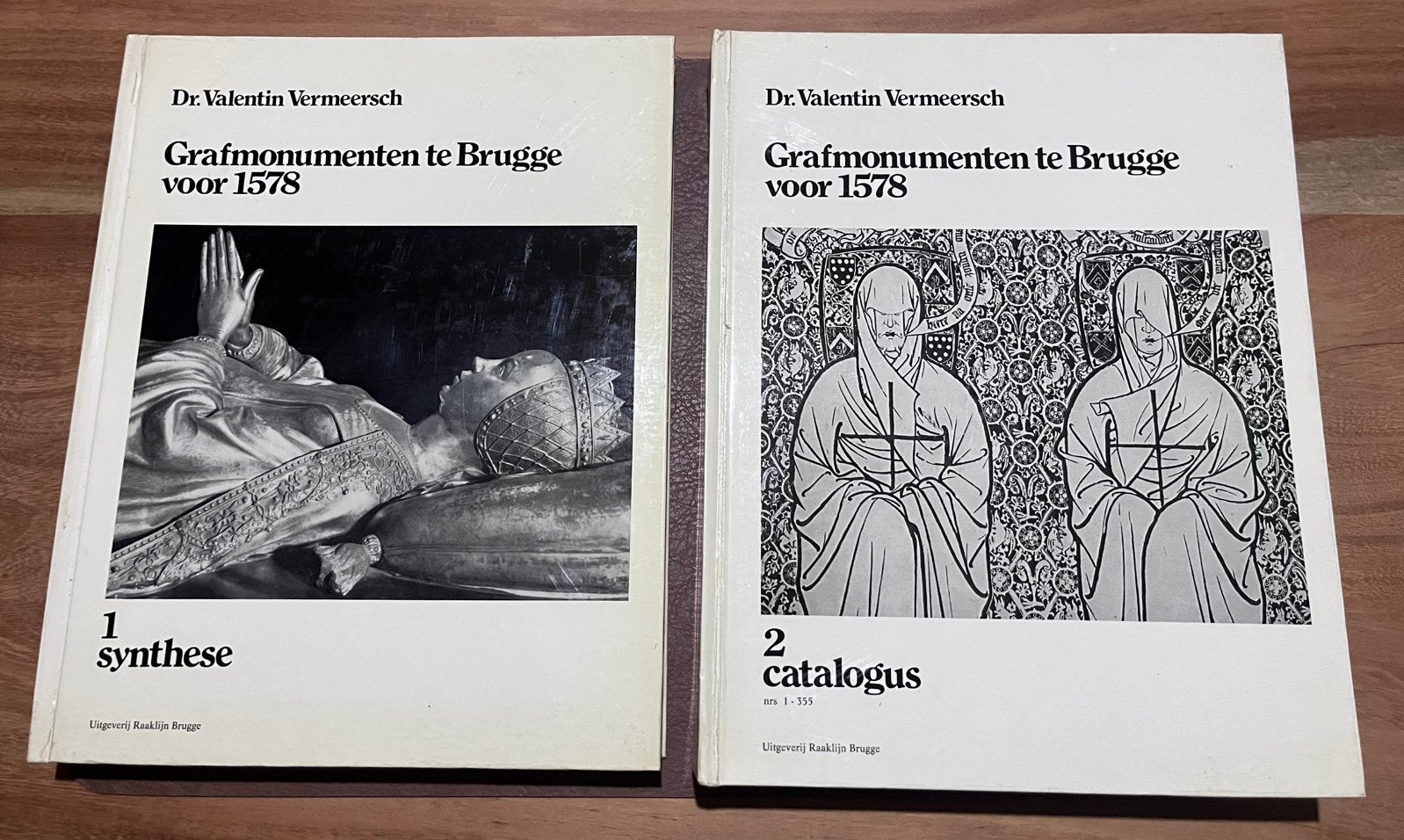 Boek - Grafmonumenten te Brugge voor 1578 - 2 Delen, Ophalen of Verzenden, 15e en 16e eeuw, Gelezen