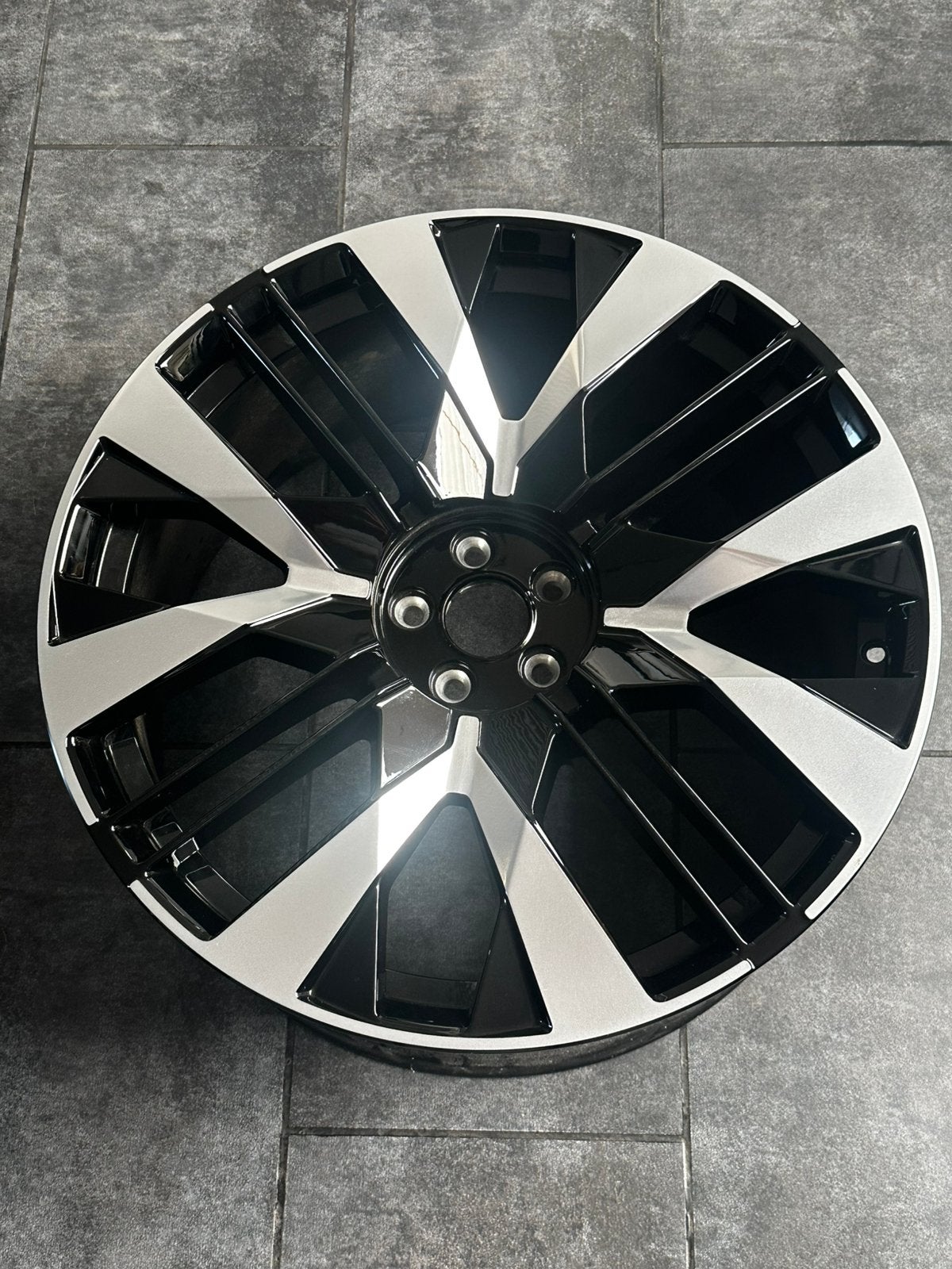 1 velg Polestar IV 9.5x22 ET48, Ophalen, Velg(en)
