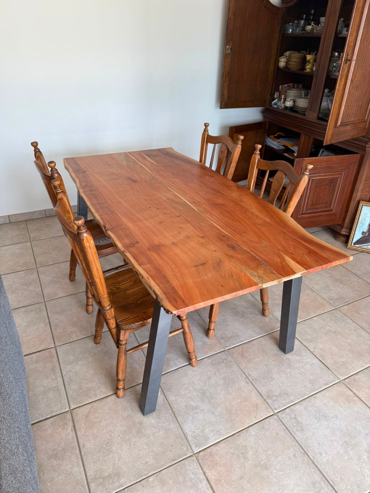 table de salle à manger en parfait état
4 ans, rien à voir., Maison & Meubles, Tables | Tables à manger, Enlèvement