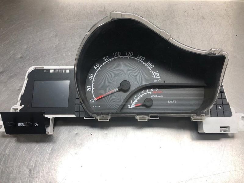 KM TELLER Toyota iQ (01-2009/12-2015) (|769166590|), Gebruikt, Toyota