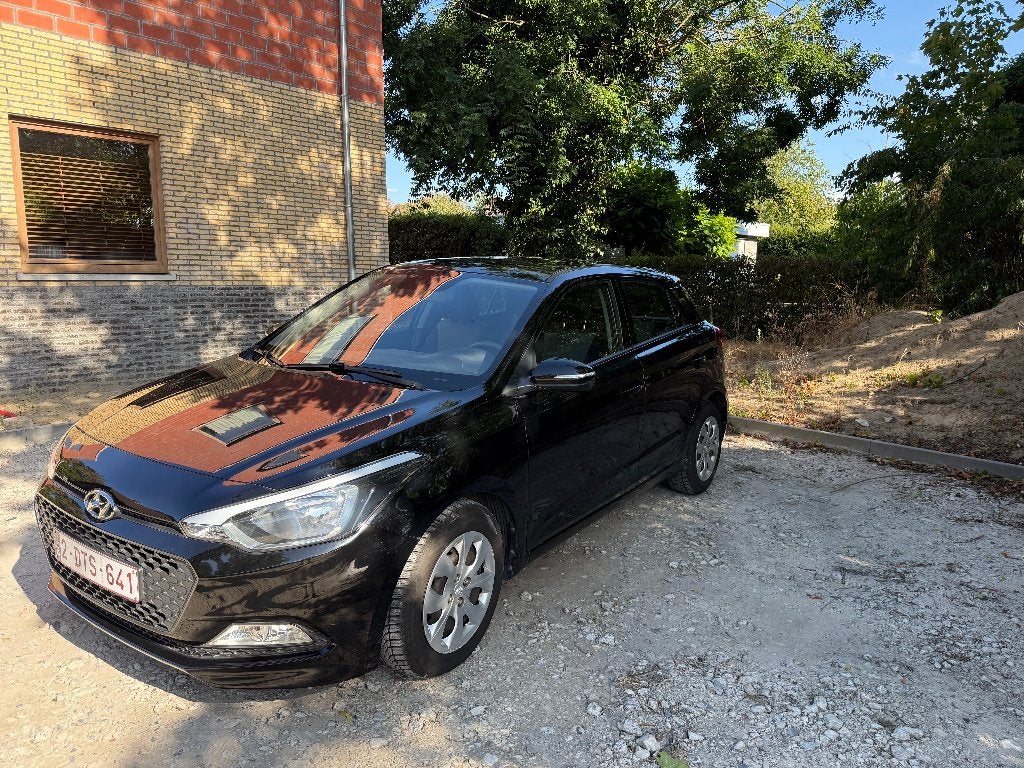 Hyundai i20 Life Plus 75pk (2018), Auto's, Hyundai, Voorwielaandrijving, Dealer onderhouden, Stof, Euro 6