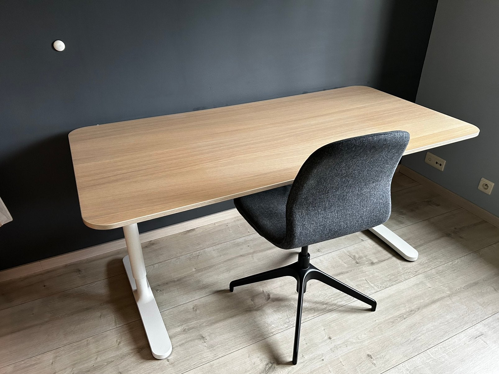 Set van bureau en stoel, Ophalen, In hoogte verstelbaar, Zo goed als nieuw, IKEA