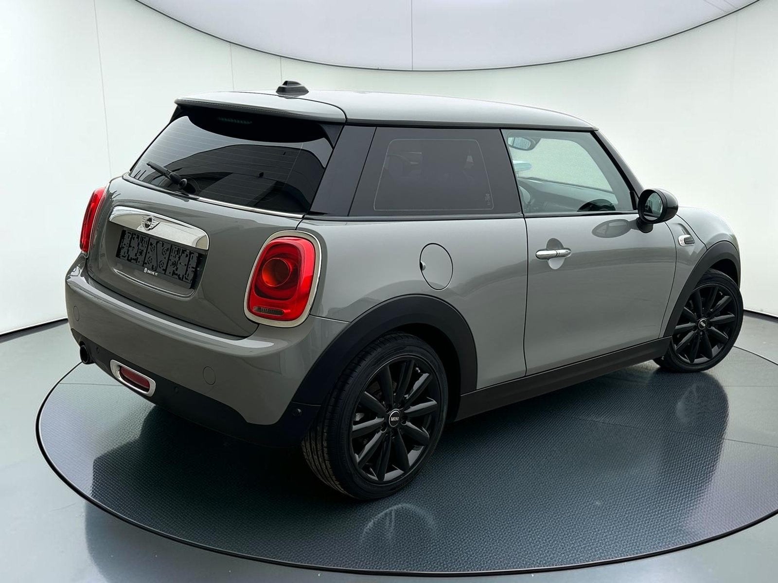 Mini Cooper, 11/2015, Full opt, Led, Nardogrey, Black Pack, Auto's, Voorwielaandrijving, Stof, Gebruikt, 4 cilinders