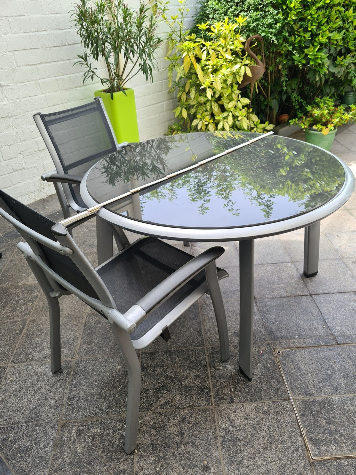 Moderne tuinset. Ronde tuintafel met 4 stoelen, Tuin en Terras, Ophalen, Aluminium