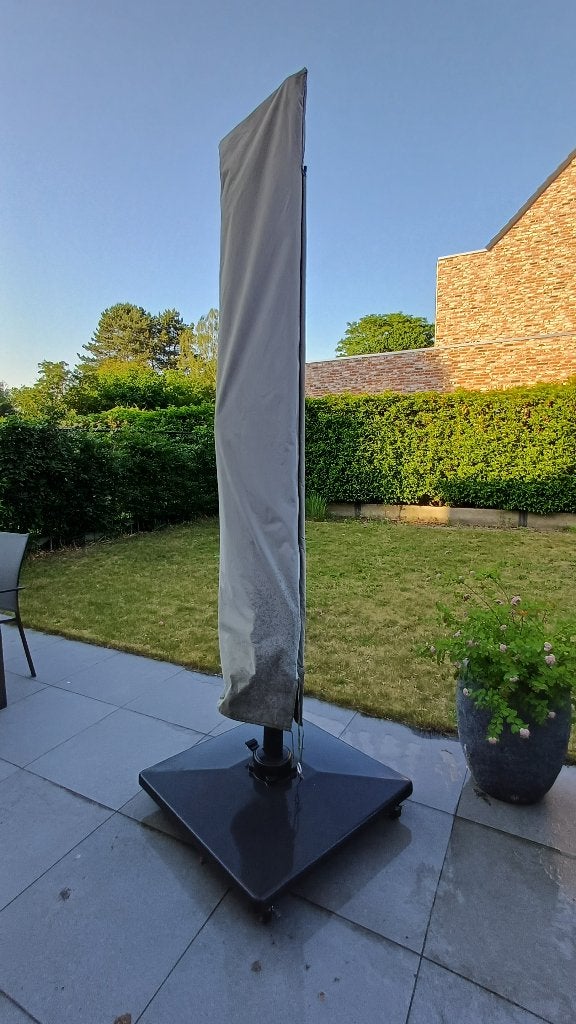 AVOLA ZWEEFPARASOL & AVOLA PARASOLVOET & LEDLAMP, Tuin en Terras, Parasols, Ophalen, Zo goed als nieuw, Zweefparasol, Verstelbaar