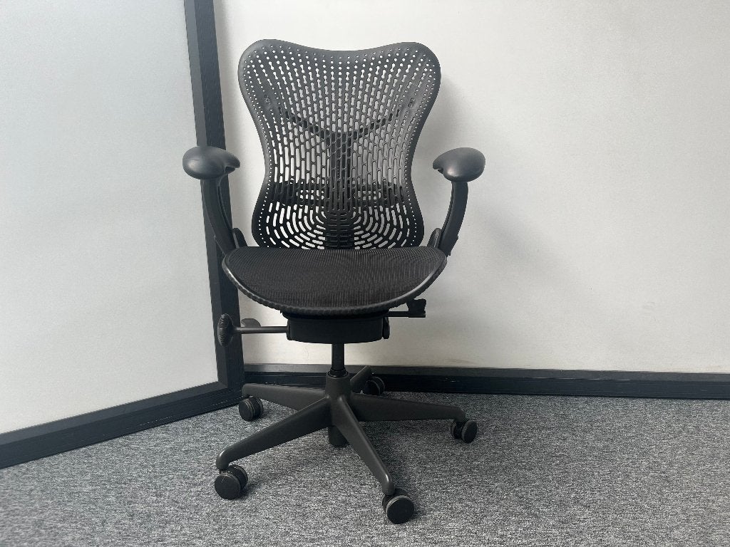 Herman Miller (Mirra) zwart – Refurbished, Ophalen of Verzenden, Ergonomisch, Zwart, Bureaustoel