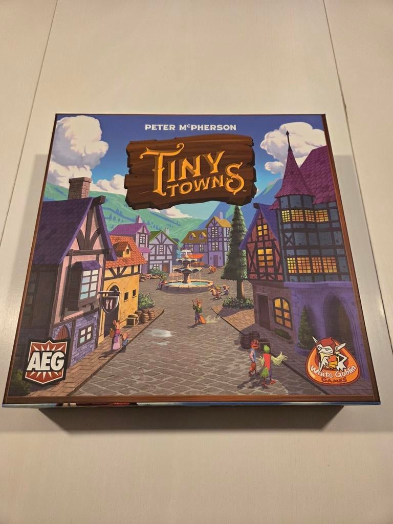 Tiny Towns (NL), Vijf spelers of meer, Ophalen of Verzenden, Zo goed als nieuw, White Goblin Games