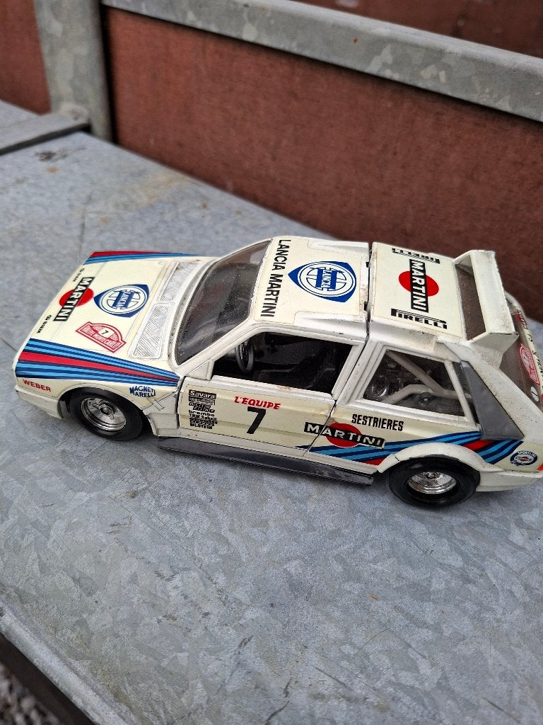 Voiture  miniature 1/24, Hobby & Loisirs créatifs, Enlèvement, Comme neuf, Voiture, Burago