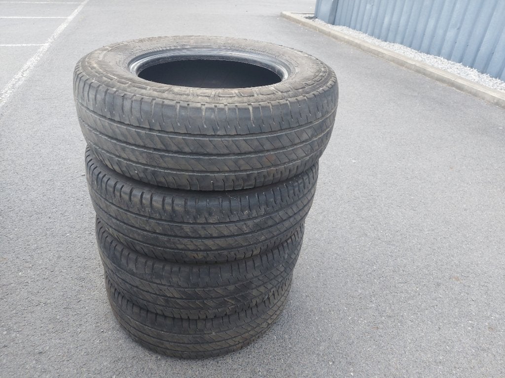 Michelin banden 215/70R15c, Auto-onderdelen, Ophalen, 15 inch, All Season, Band(en)