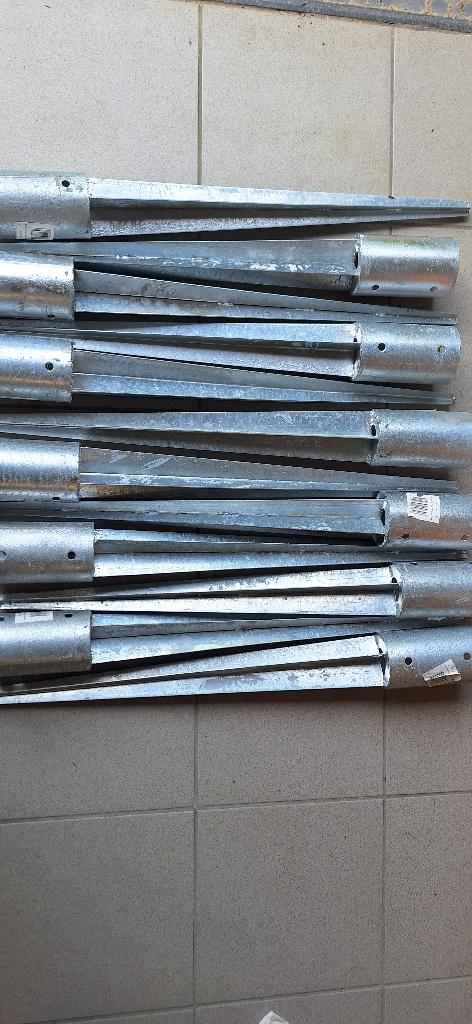 Set van 12 stalen steunen voor ronde palen, Tuin en Terras, Palen, Balken en Planken, Ophalen, Nieuw, Minder dan 180 cm, Overige typen