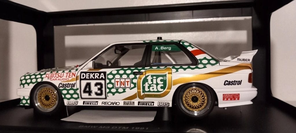 1/18 BMW E30 M3 #43 TIC TAC A.Berg DTM 1991 AUtoart, Hobby en Vrije tijd, Modelauto's | 1:18, Ophalen of Verzenden, Nieuw, Auto