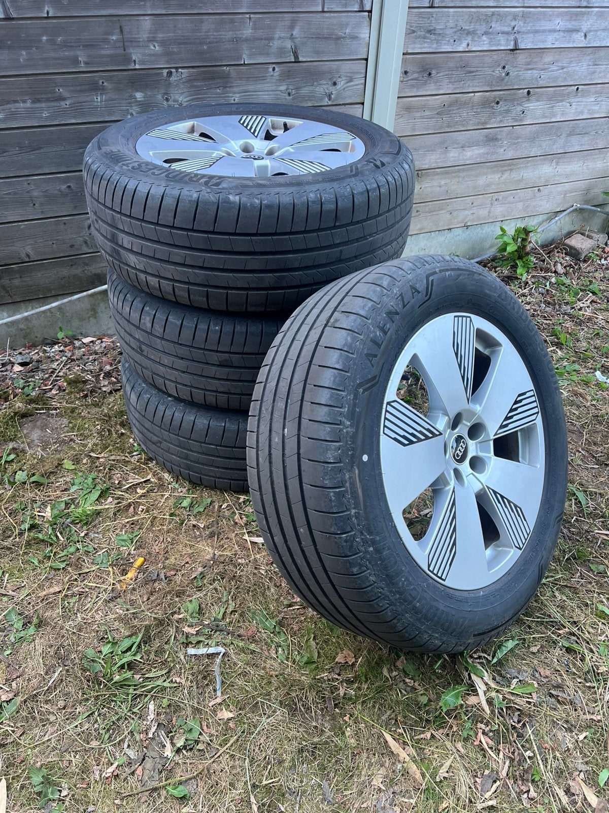 Originele 19 inch Audi E tron Velgen met Zomer Banden, Auto-onderdelen, Banden en Velgen, Banden en Velgen, Zomerbanden, 19 inch
