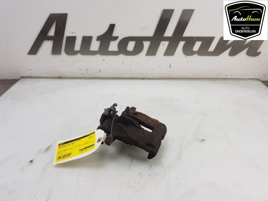 REMKLAUW RECHTS ACHTER Opel Vivaro (01-2014/12-2019), Gebruikt, Opel