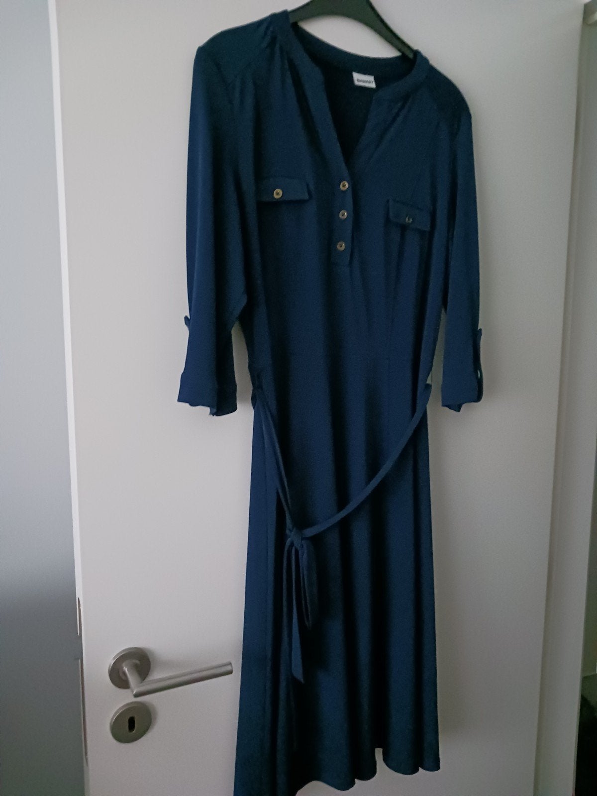 Blauw kleed merk Damart te koop.M 42, Vêtements | Femmes, Robes, Comme neuf, Enlèvement, Bleu, Damart