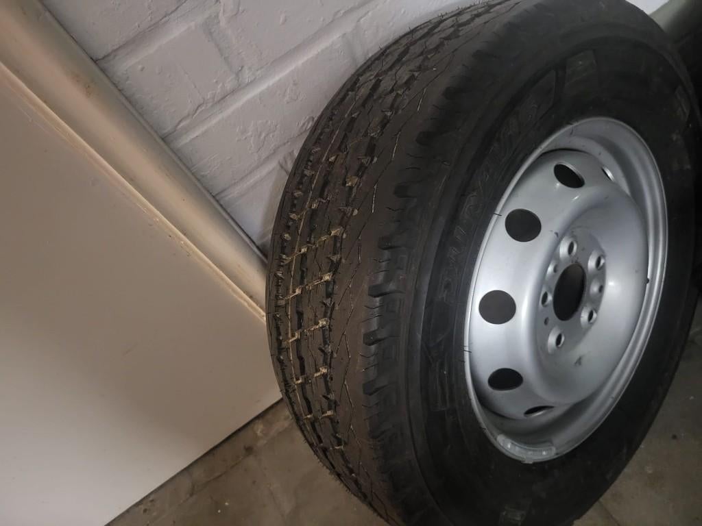 Bridgestone 215/70 R15C op velg (Ducato/Jumper/Boxer), Auto-onderdelen, Ophalen, Gebruikt, Band(en)