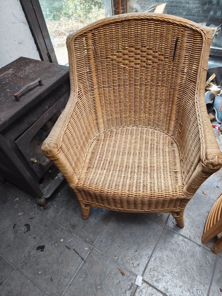 2 rieten tuinstoelen, Tuin en Terras, Ophalen, Zo goed als nieuw, Hout, Stapelbaar