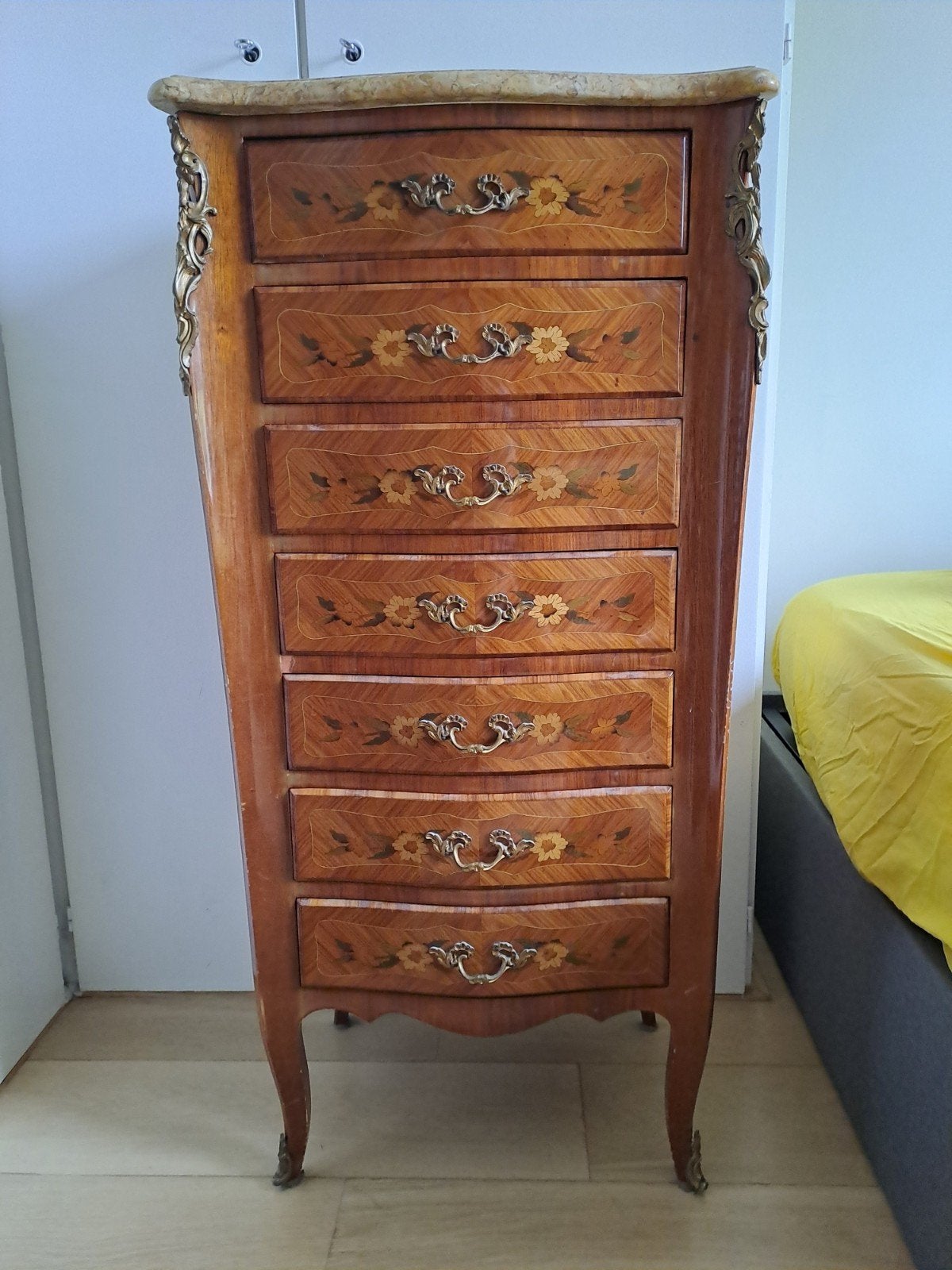 Semainier/Commode 7tiroirs style Louis XV marqueterie/marbre, Antiquités & Art, Antiquités | Meubles | Chaises & Canapés, Enlèvement