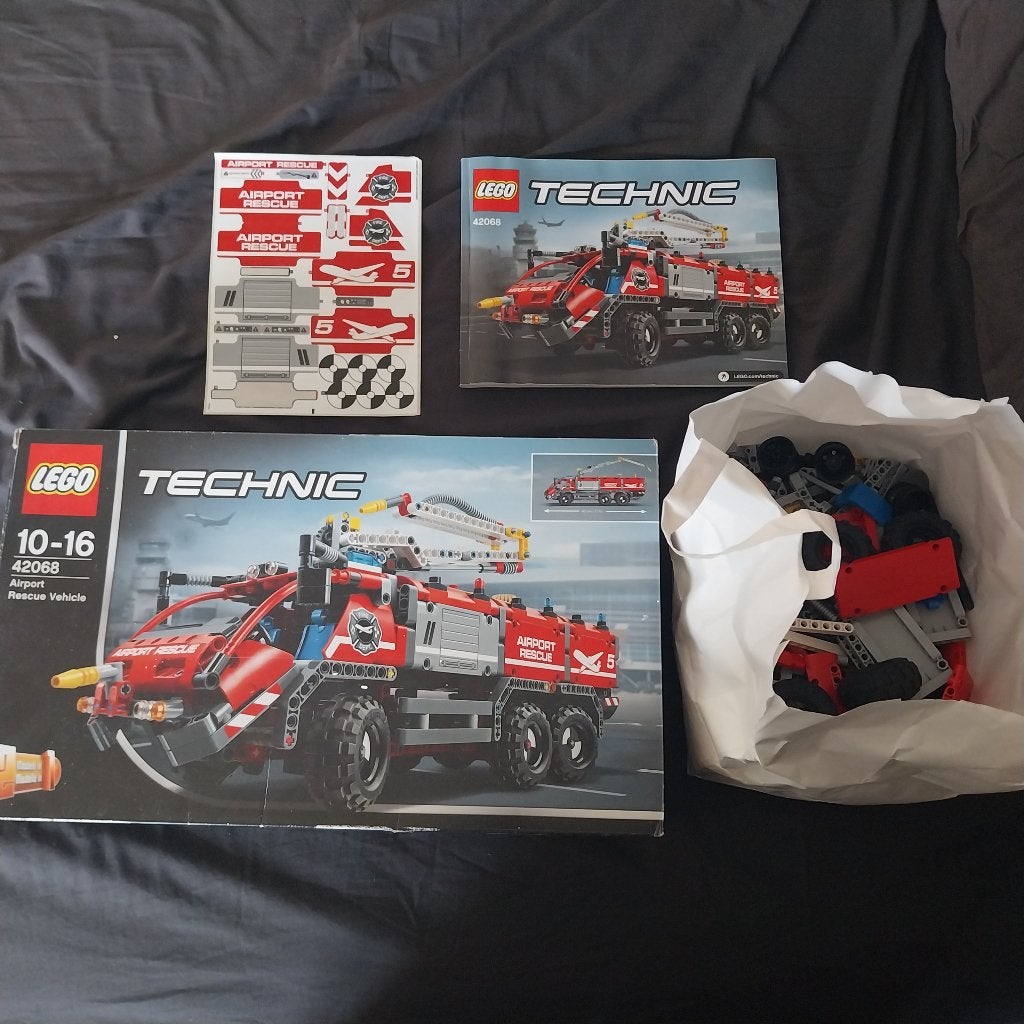 Lego technic airport rescue vehicle, Kinderen en Baby's, Ophalen, Lego, Zo goed als nieuw, Technic