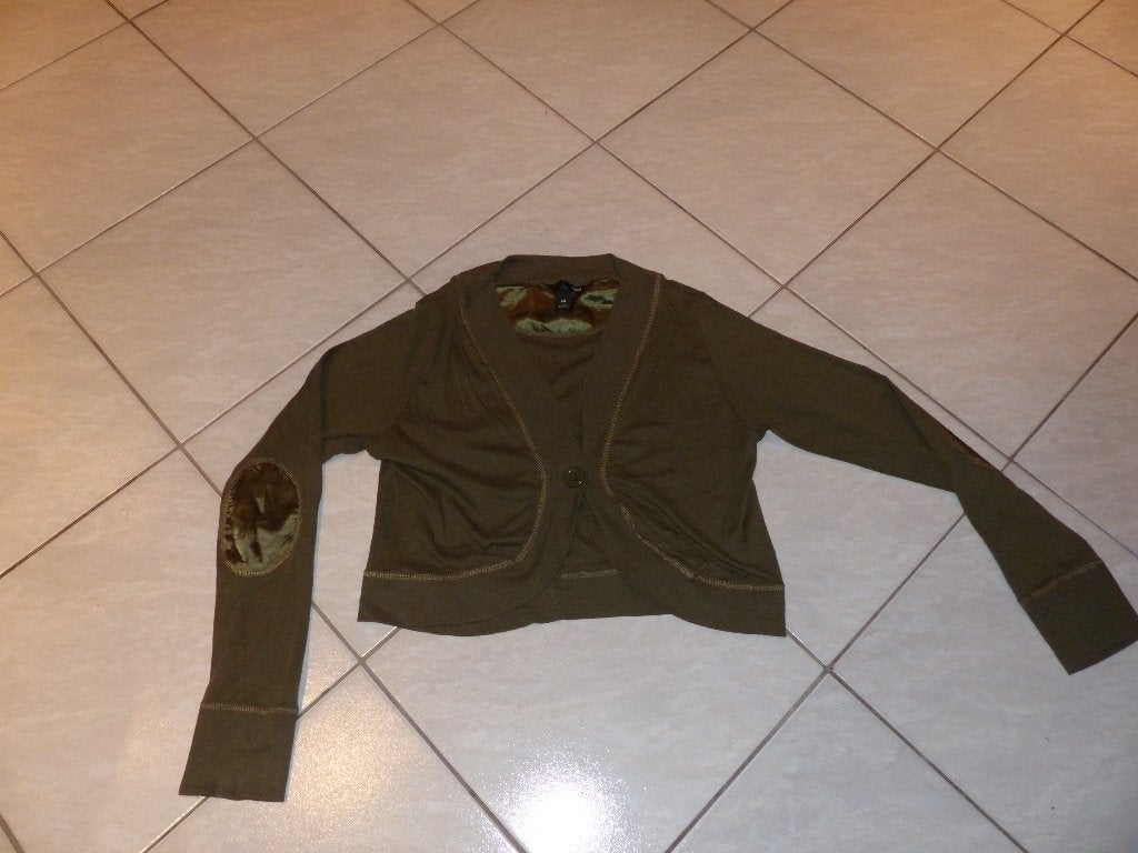 Boléro kaki H&M - taille M, Vêtements | Femmes, Vestes & Costumes, Taille 38/40 (M), Enlèvement ou Envoi, Comme neuf, Vert