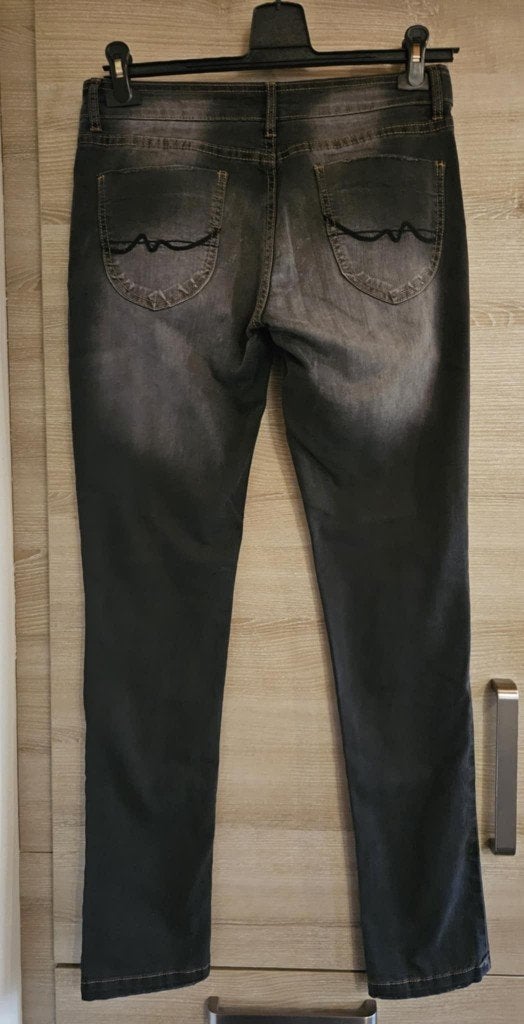 Jeans Bel & Bo gris foncé taille 42, Kleding | Dames, Spijkerbroeken en Jeans, Bel&Bo, Nieuw, Ophalen of Verzenden, W33 - W36 (confectie 42/44)