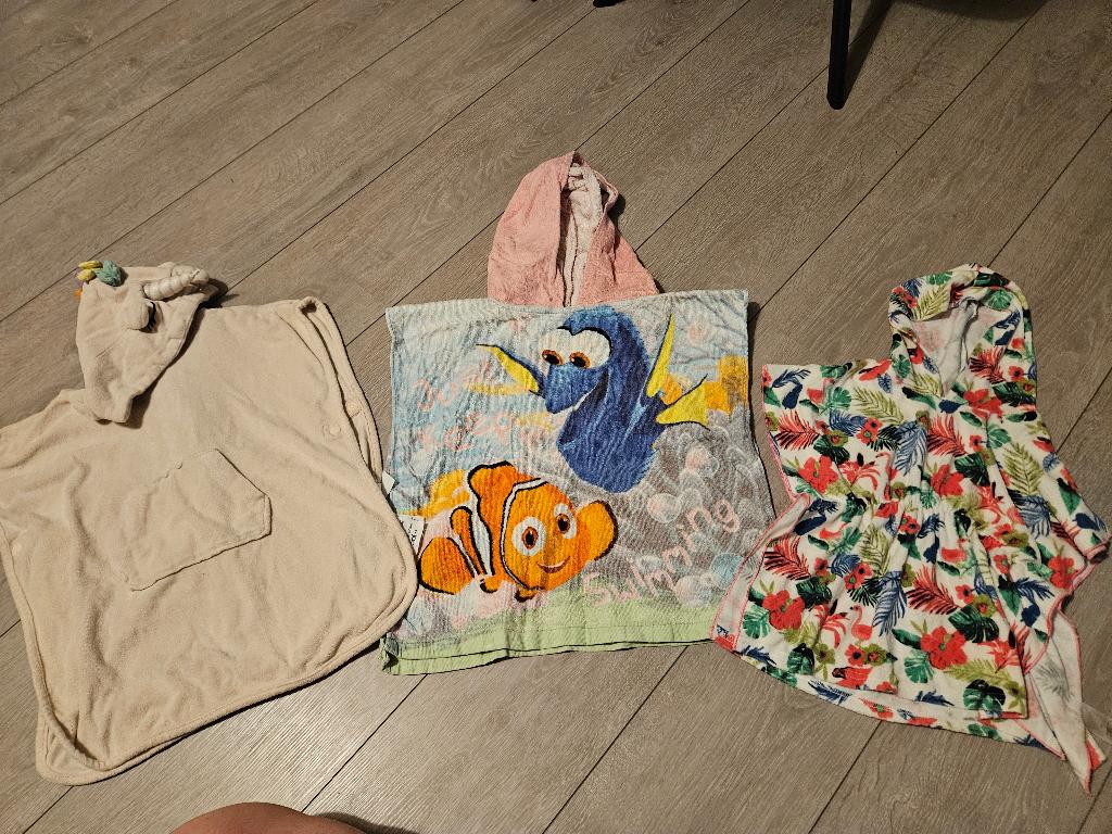 Badponcho's meisje, Kinderen en Baby's, Kinderkleding | Kinder-zwemkleding, Ophalen, Gebruikt, Maat 104, Meisje