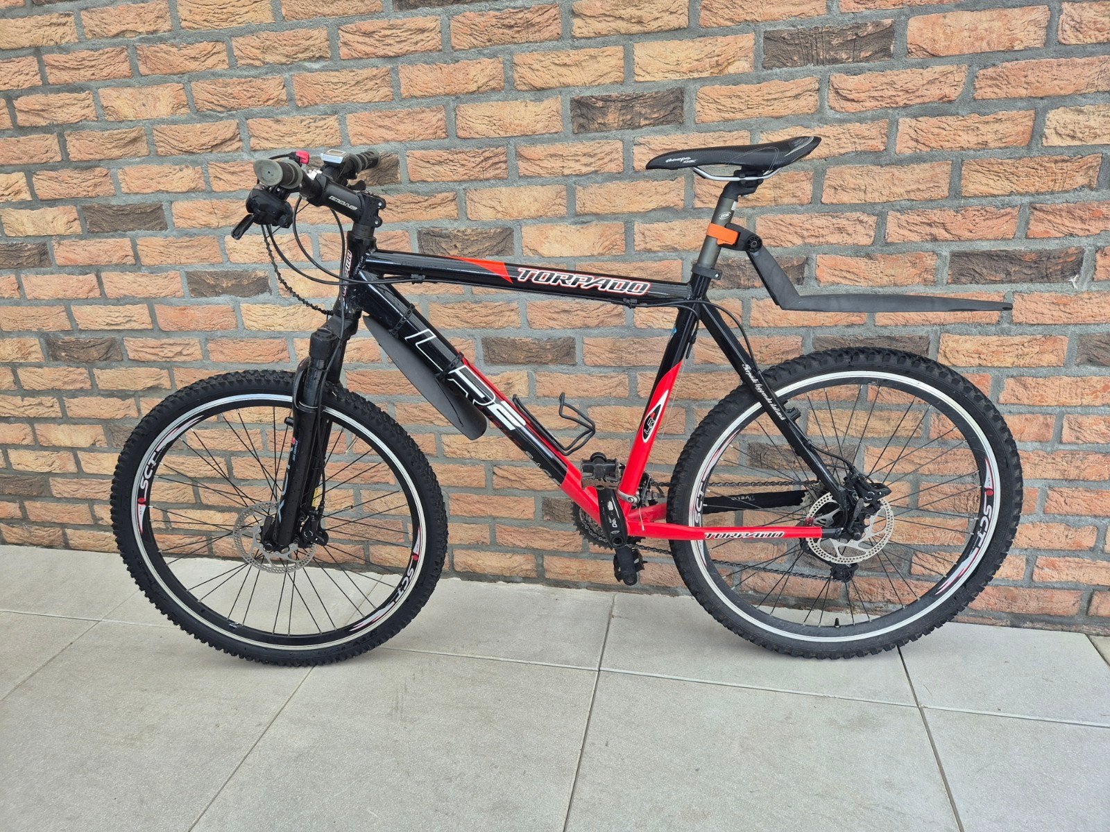 Torpado T575 Light Race 2 Mountainbike - Zwart/Rood, Ophalen
