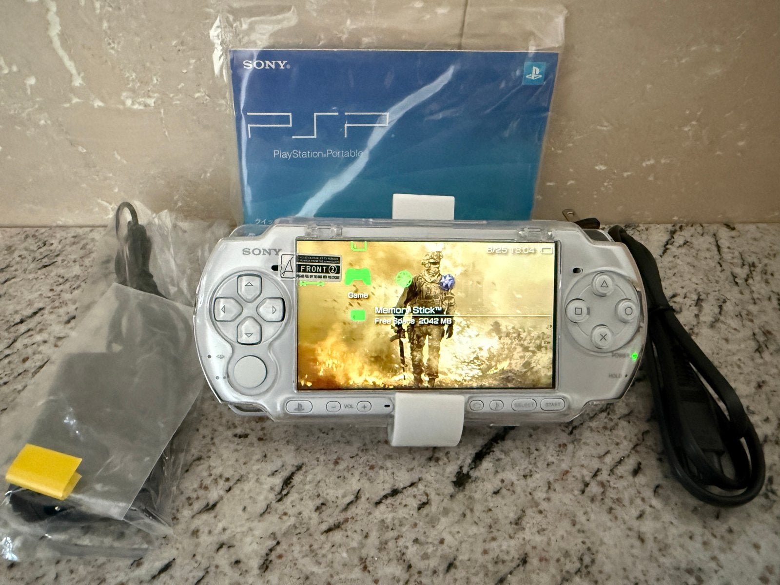 Sony psp 3000 Pearl White JP, Games en Spelcomputers, Spelcomputers | Sony PSP, Ophalen of Verzenden, Nieuw, Wit, PSP