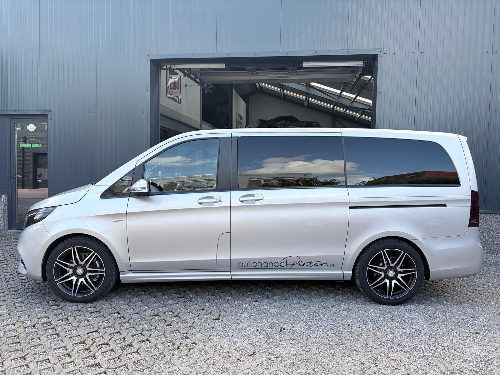 Mercedes-Benz V 250 AMG Line - Dubbele cabine - 32975€+btw, Autos, Mercedes-Benz, Cuir, Argent ou Gris, Achat, Euro 6