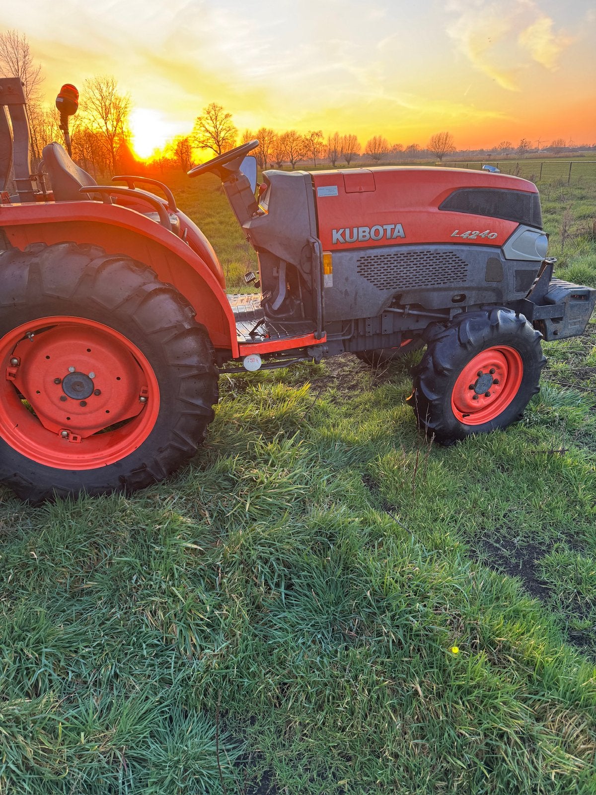 Nette Kubota L4240D tractor hangeschakeld Slechts 1.220 uren, Enlèvement, Jusqu'à 2500