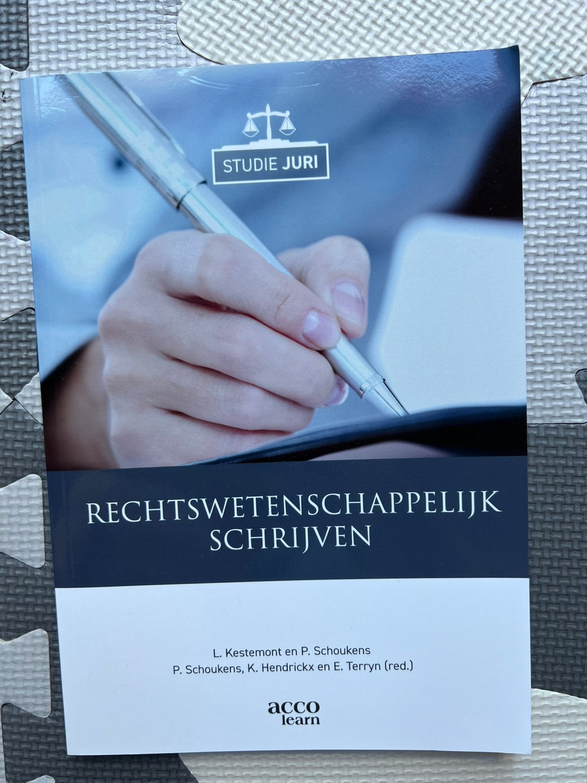 L. Kestemont - Rechtswetenschappelijk schrijven, Boeken, Ophalen, L. Kestemont; P. Schoukens