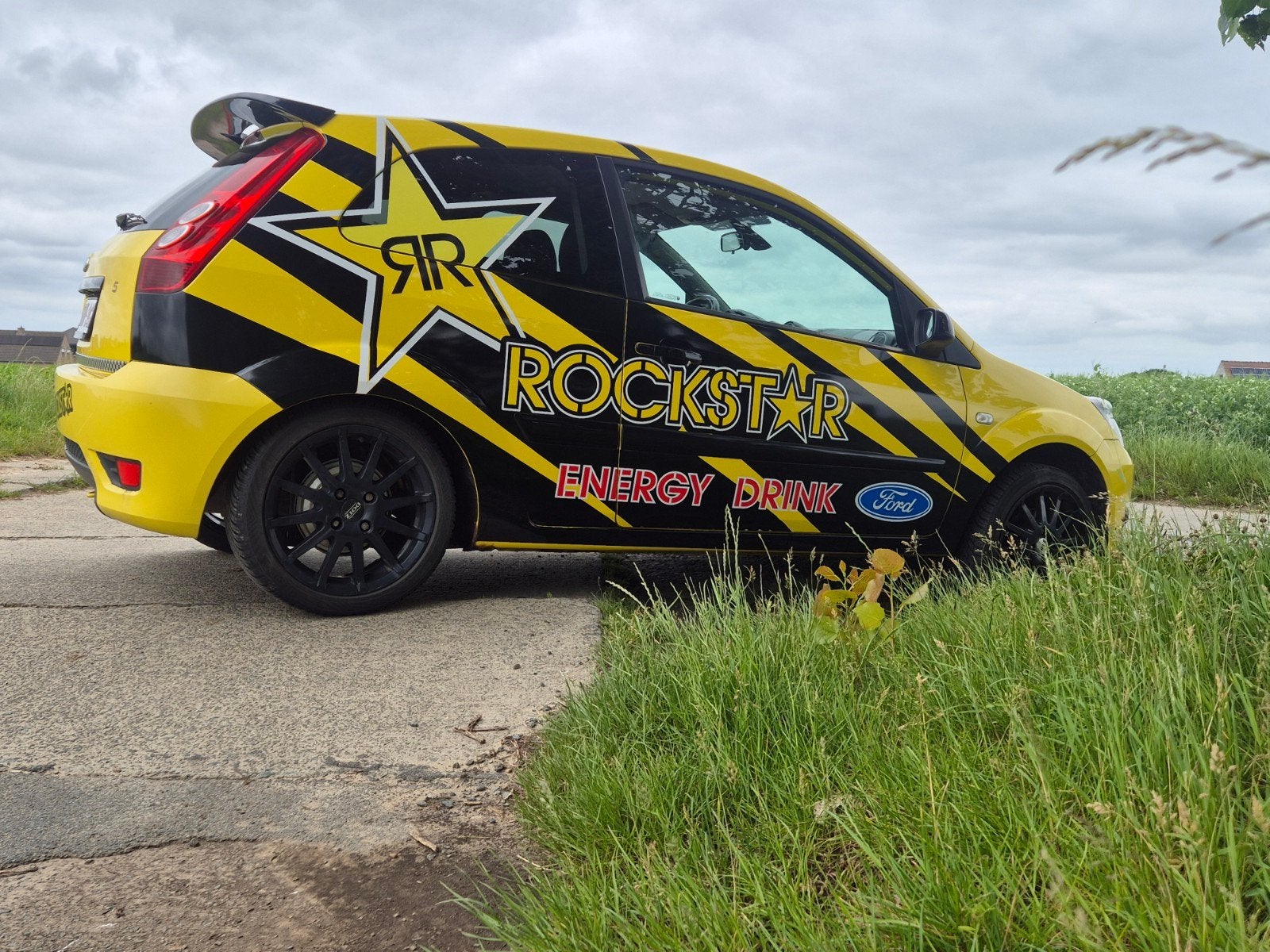ford fiesta, Auto's, Voorwielaandrijving, Elektrische ramen, Zwart, 4 cilinders