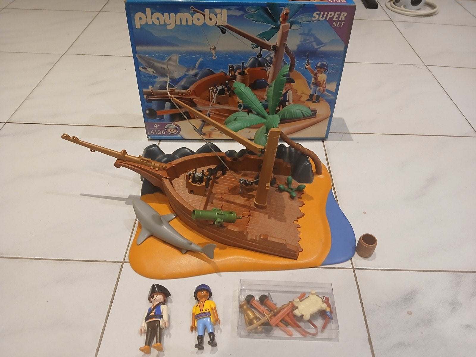 Playmobil 4136 – Pirateneiland – bijna compleet met doos, Pirates, Gebruikt, Complete set, Ophalen of Verzenden